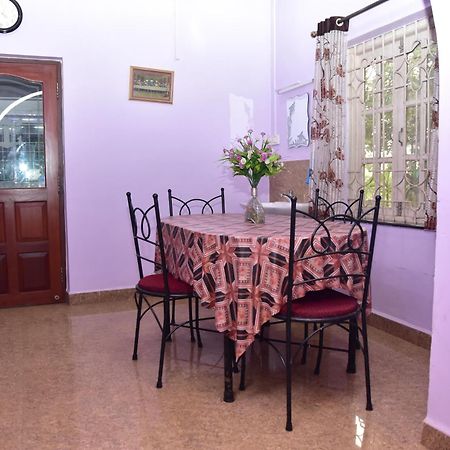Casa Dcm And Esmeralda - Villa'S And Lake View Rooms In Bambolim With Swimming Pool Acces Exterior photo