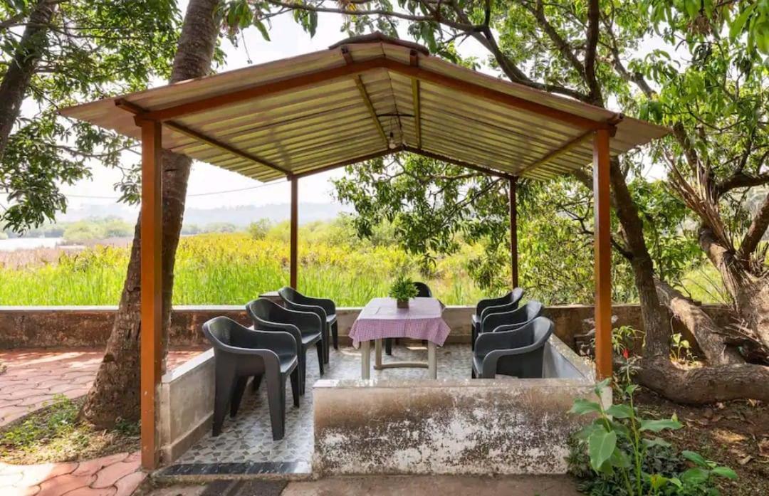 Casa Dcm And Esmeralda - Villa'S And Lake View Rooms In Bambolim With Swimming Pool Acces Exterior photo