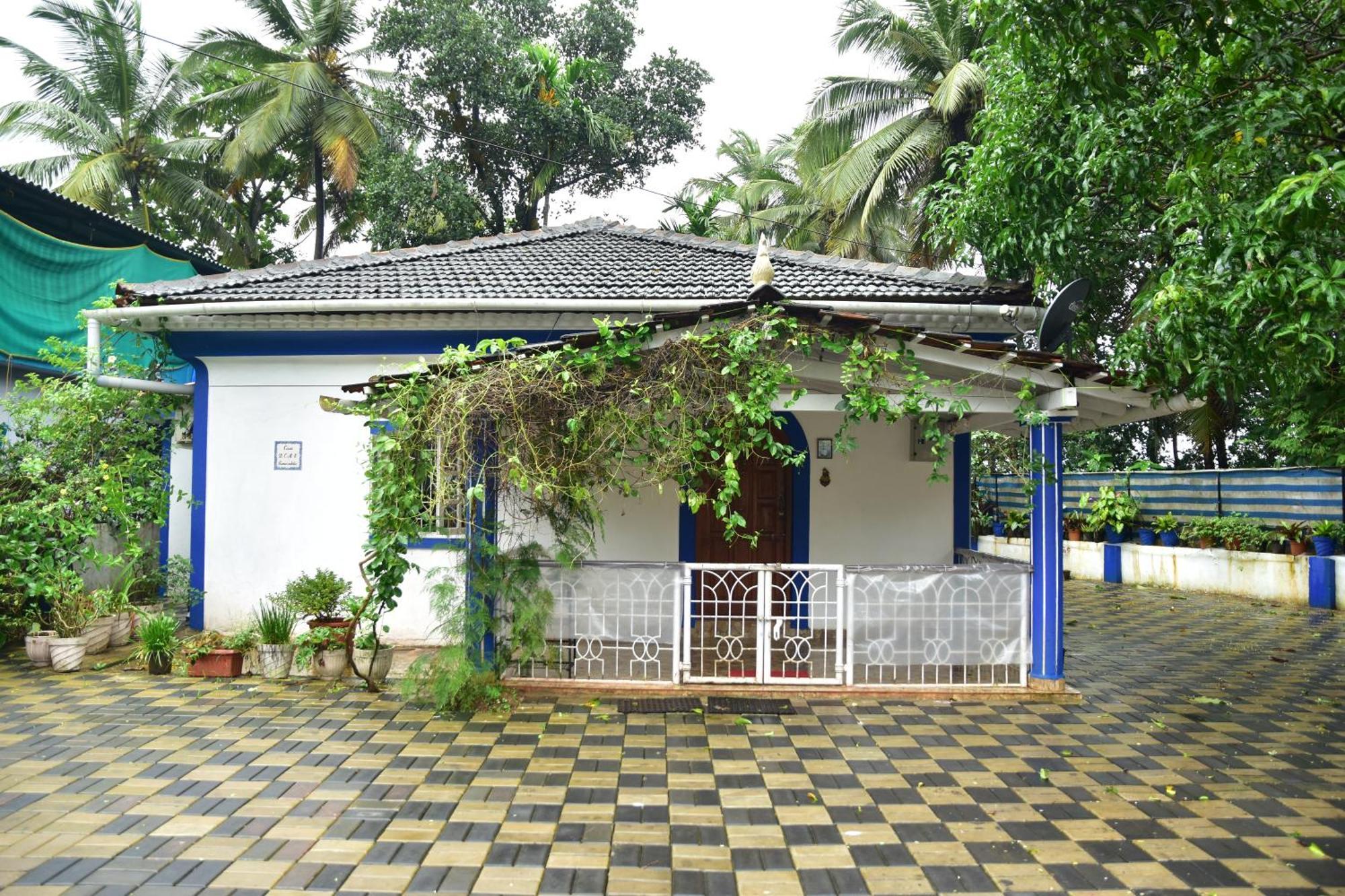 Casa Dcm And Esmeralda - Villa'S And Lake View Rooms In Bambolim With Swimming Pool Acces Exterior photo