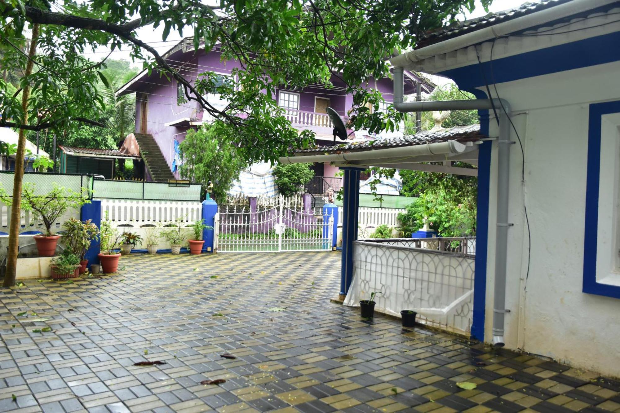Casa Dcm And Esmeralda - Villa'S And Lake View Rooms In Bambolim With Swimming Pool Acces Exterior photo
